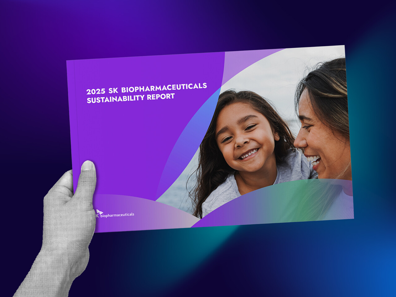 국내 주요 기업의 ESG·지속가능경영 보고서 디자인을 담당하며, 데이터 기반의 인포그래픽과 브랜드 아이덴티티를 결합한 시각 언어를 구현하고 있다.