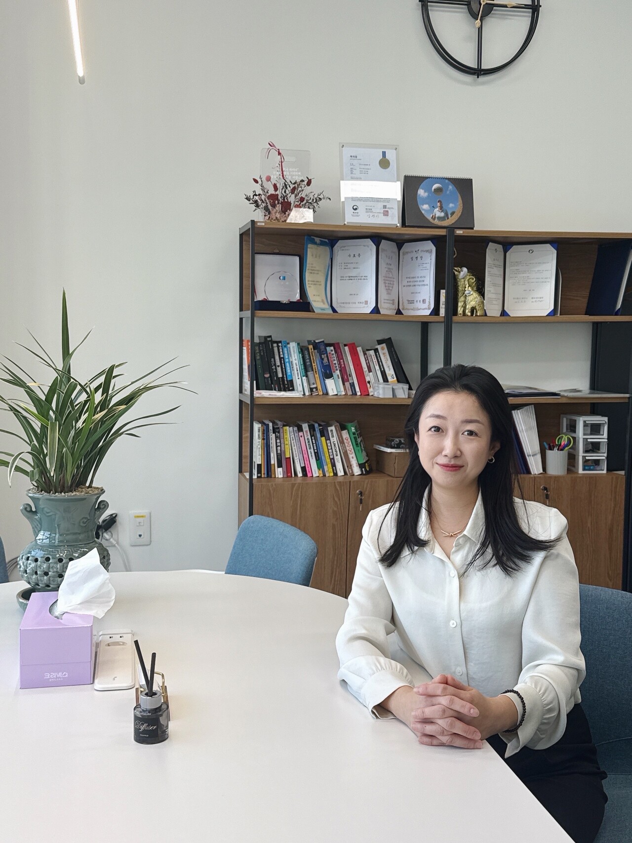 ㈜하이나 신선화 대표. 신 대표는 “사람이 중심이 되는 경영, 그리고 신뢰로 이어지는 관계가 하이나의 성장 원동력”이라고 전했다.